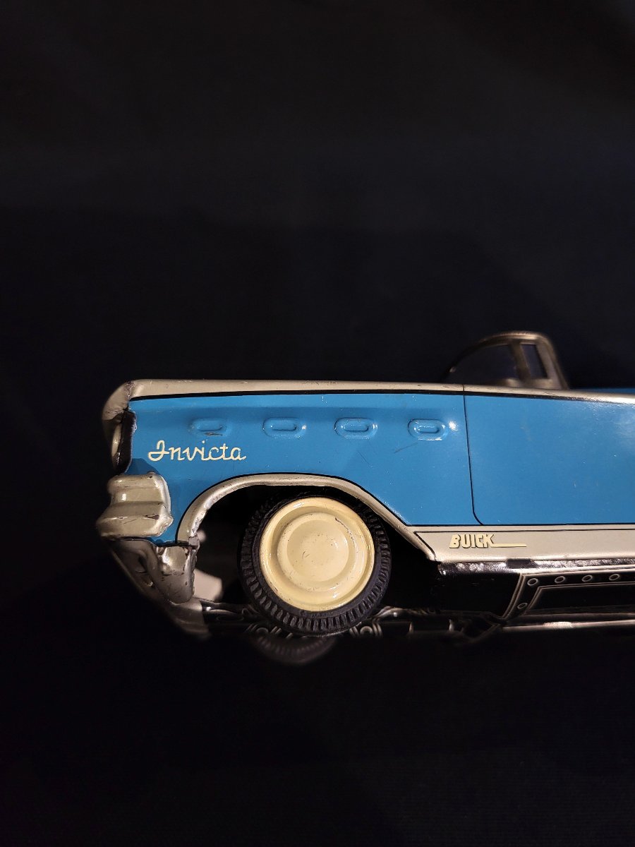 Linemar, Sheet-metal Buick Invicta Friction Car, Early 1960s.-photo-1