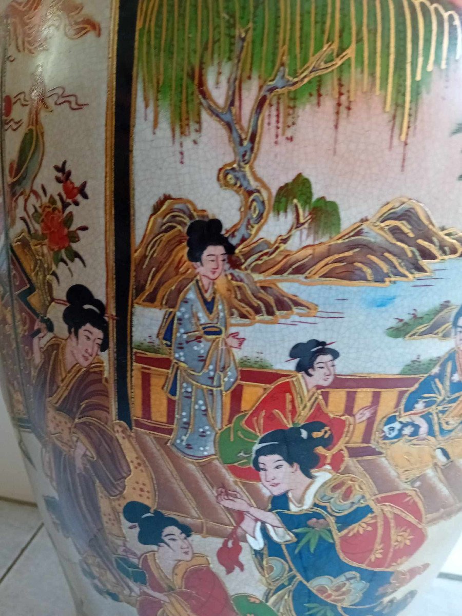 Chinese Porcelain Palace Size Neck Vase With Cartridges-photo-2