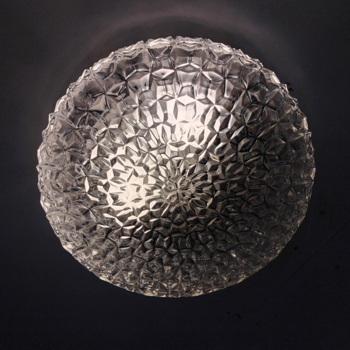 Large Round Ceiling Light In Pressed Molded Glass From The 70s-photo-2