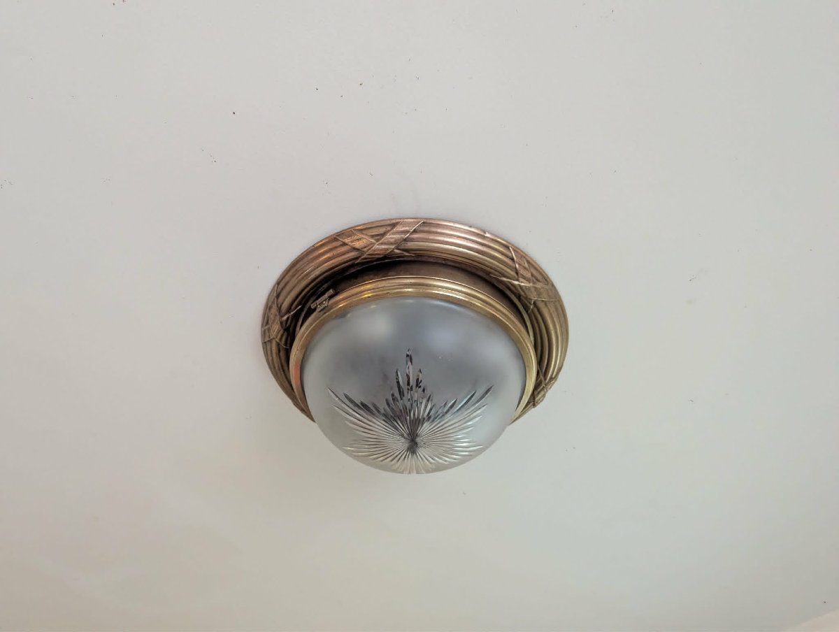 Plafonnier rond cristal laiton poli de style Louis XVI