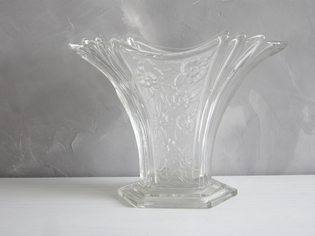 Vintage Art Deco Molded Glass Vase Pressed Stylized Flower Decor.-photo-2