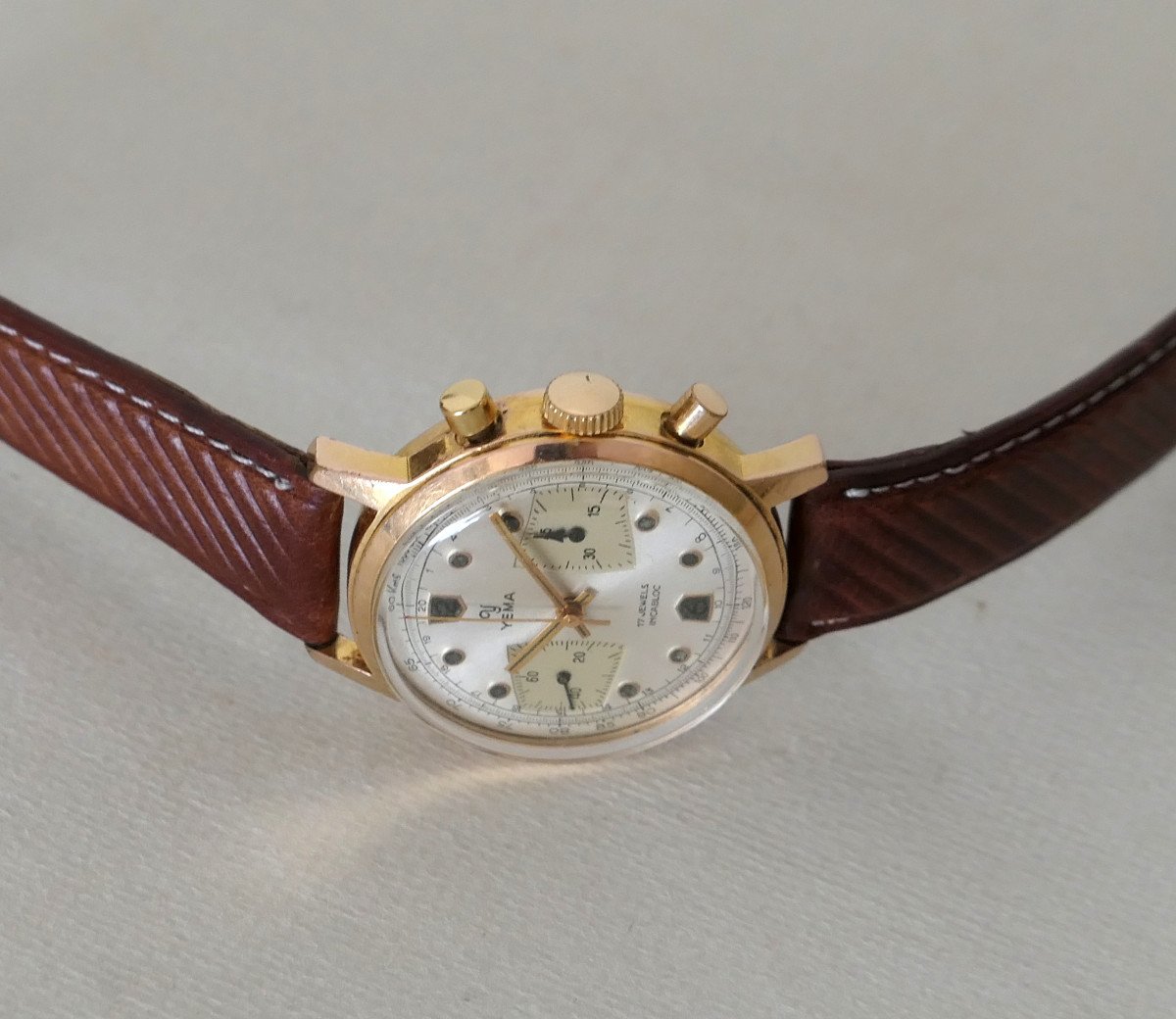 Yema Chronographe Vintage-photo-3