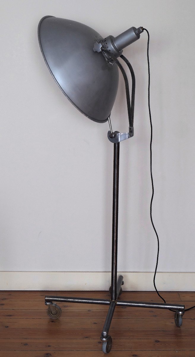 Industrial Lamp (cinema Lighting)-photo-2