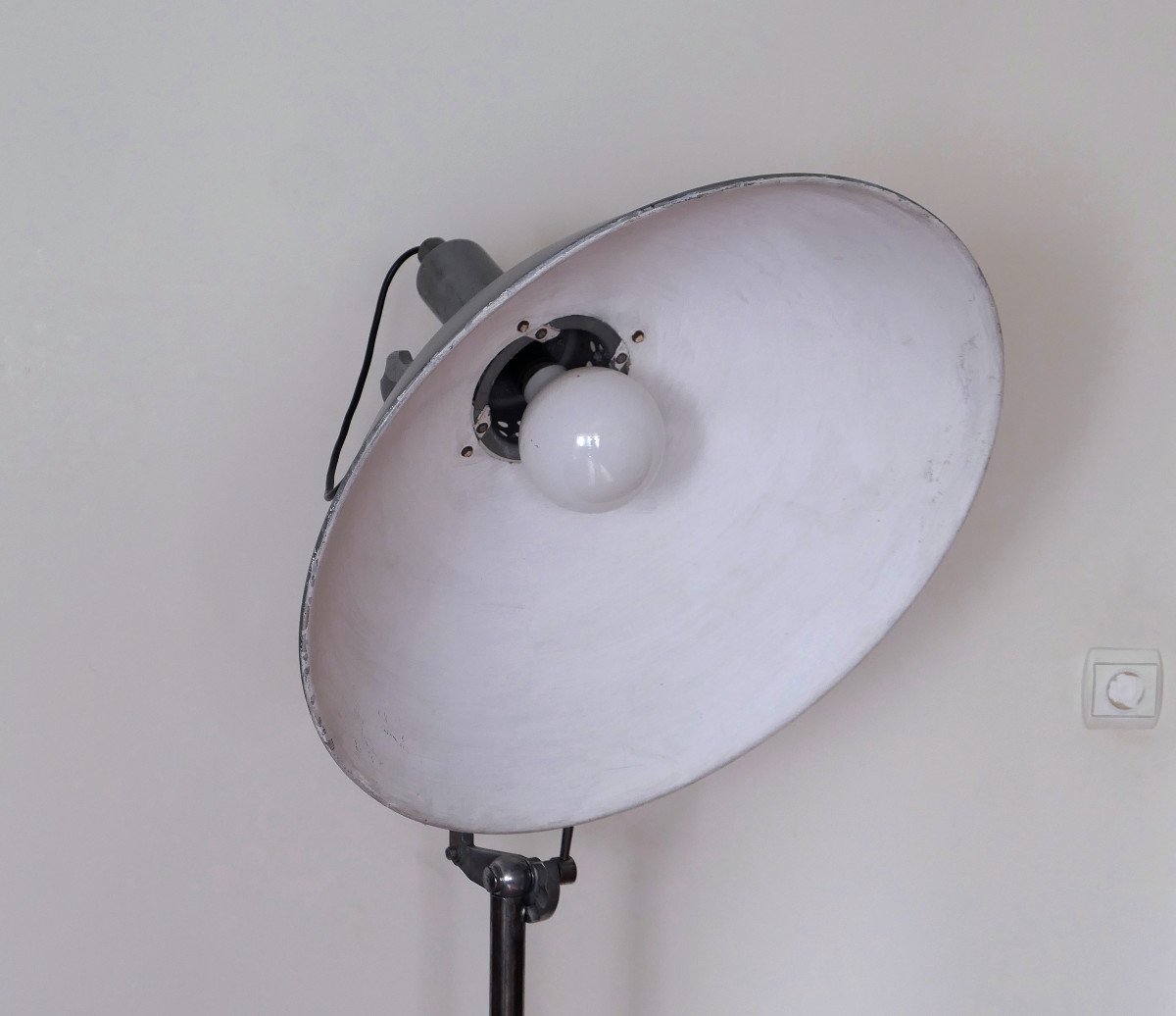 Industrial Lamp (cinema Lighting)-photo-1