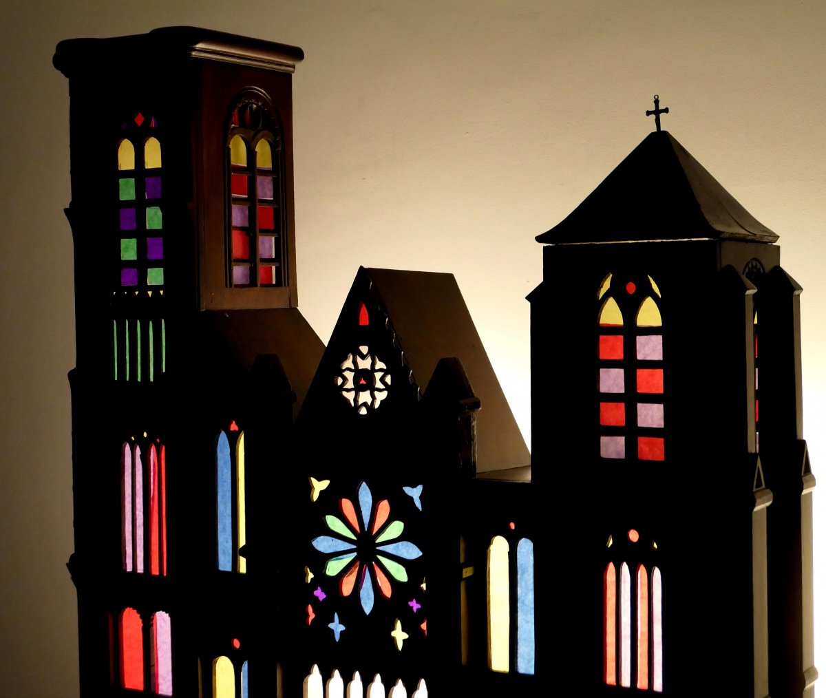 Maquette De La Cathédrale De Bourges En Bois Sculpté-photo-4