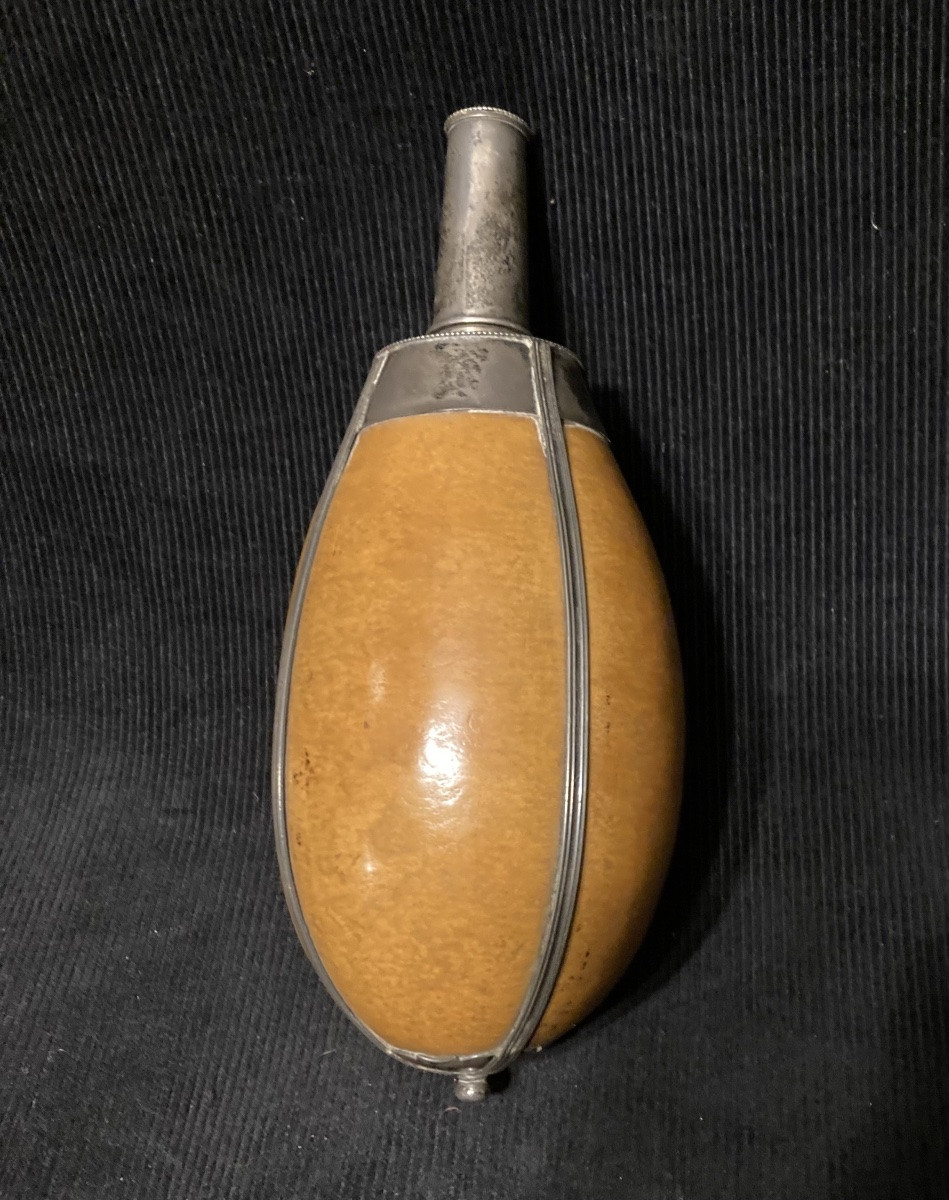 Poire à poudre Française du Général Saignes Mathieu . Né à Albi . Consulat-Premier Empire.-photo-1