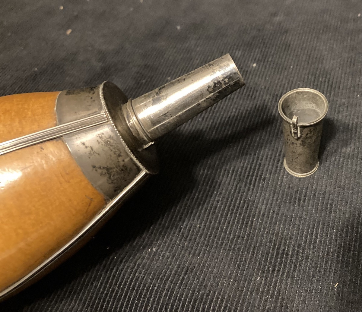 Poire à poudre Française du Général Saignes Mathieu . Né à Albi . Consulat-Premier Empire.-photo-4