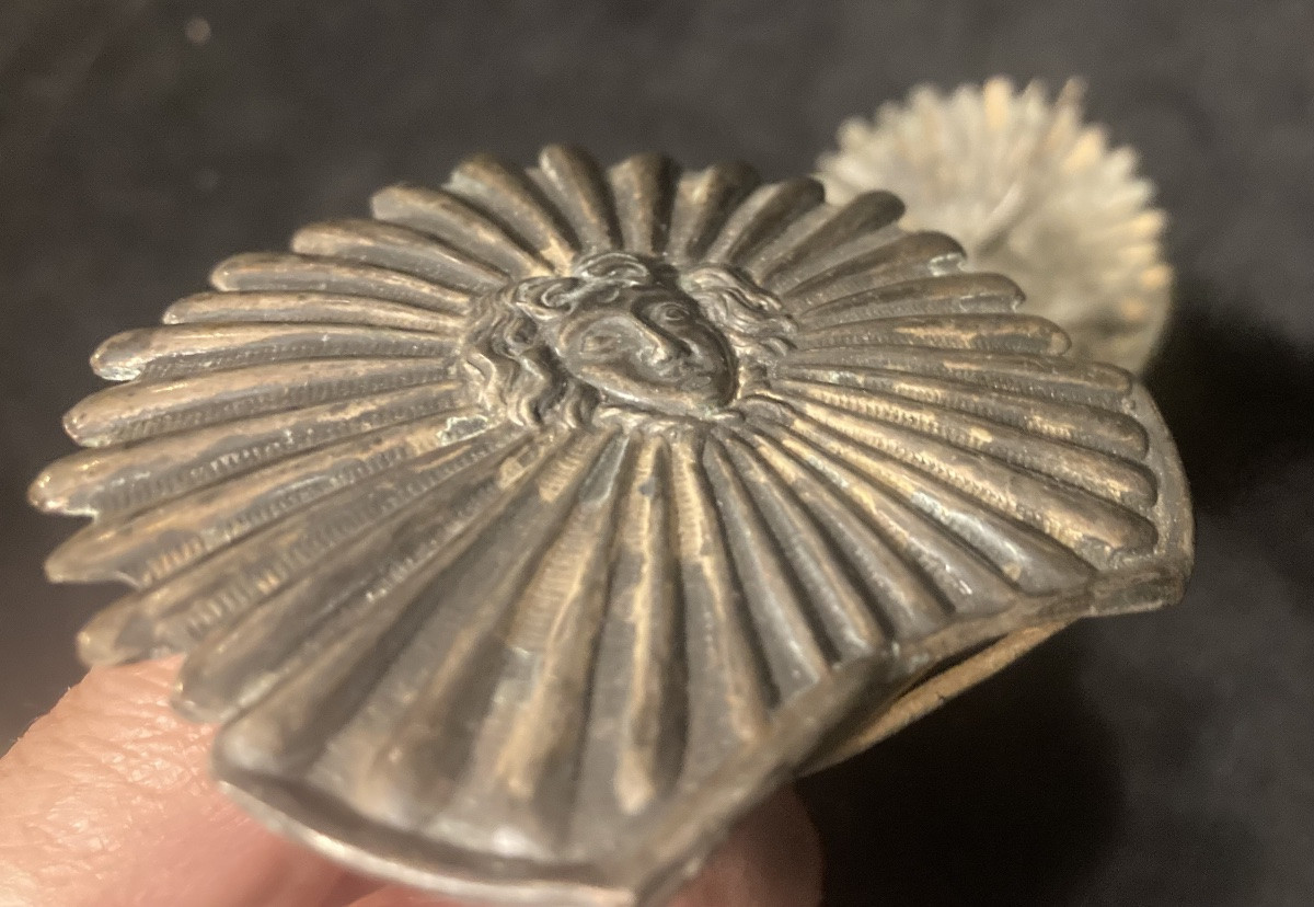 Paire de Rosaces de Jugulaires de Casque de Garde du Corps du ROI.  Début XIXéme France .-photo-5