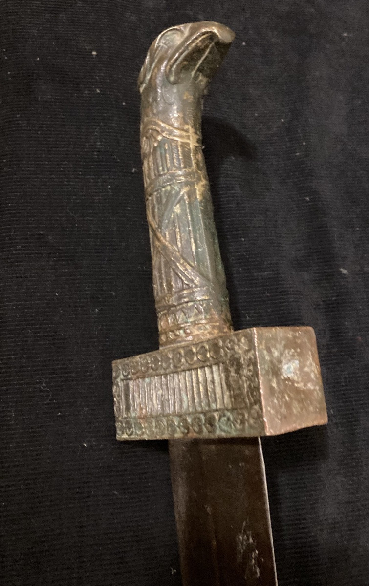 Glaive à tête d’aigle dit « à la Romaine «  . Révolution-photo-4
