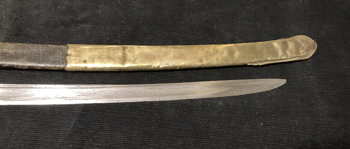 Sabre d’Officier Premier  Empire. Cuir du fourreau refait.-photo-1