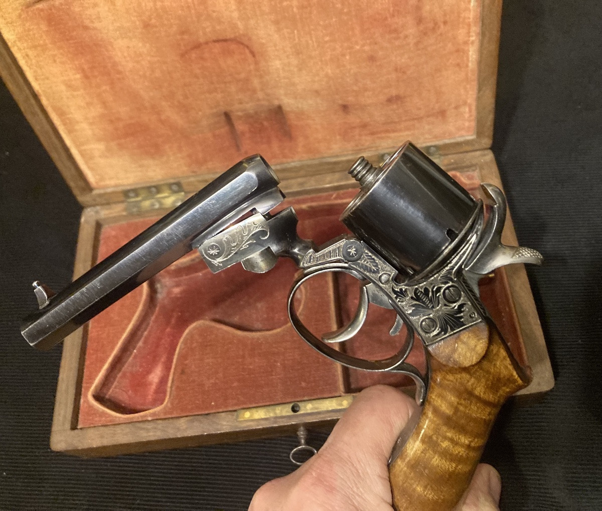 Revolver à broche Javelle, 6 coups , Calibre 9 mm. St Étienne ; Vers 1870.-photo-2