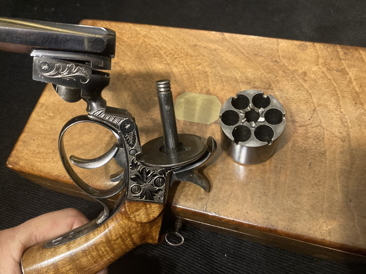 Revolver à broche Javelle, 6 coups , Calibre 9 mm. St Étienne ; Vers 1870.-photo-3