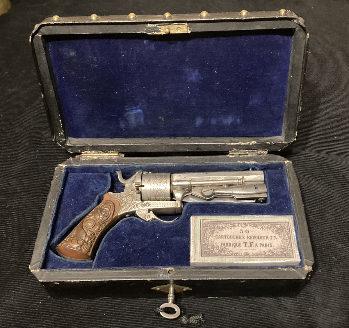 Combined Weapon, Bayet Frères Model. Pinfire Revolver And Hinged Dagger From The 19th Century.