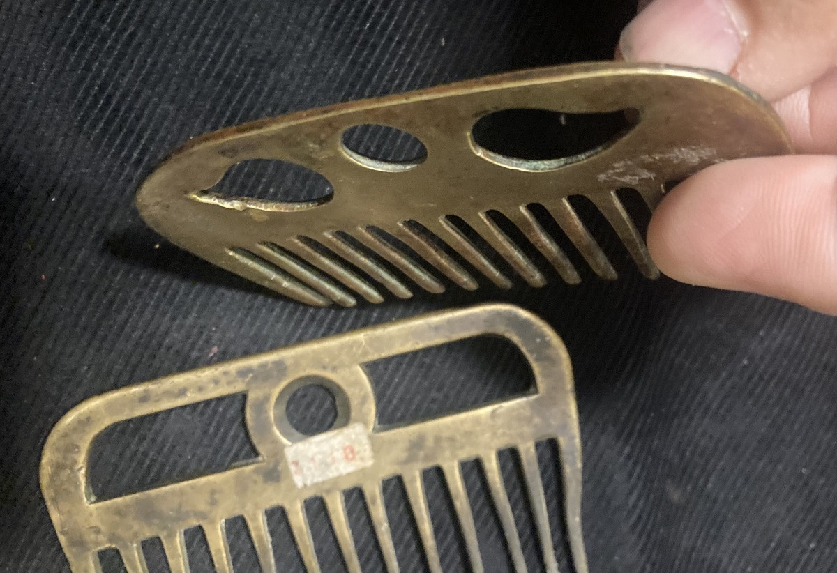 2 Peignes de Criniére de Cheval de HUSSARD . Premier Empire.-photo-3