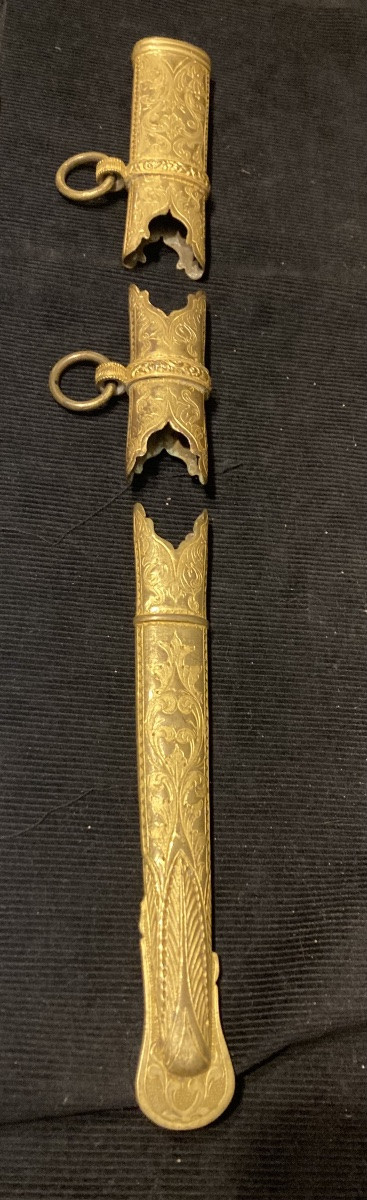 Garnitures de fourreau en laiton ouvragés et dorés-photo-1