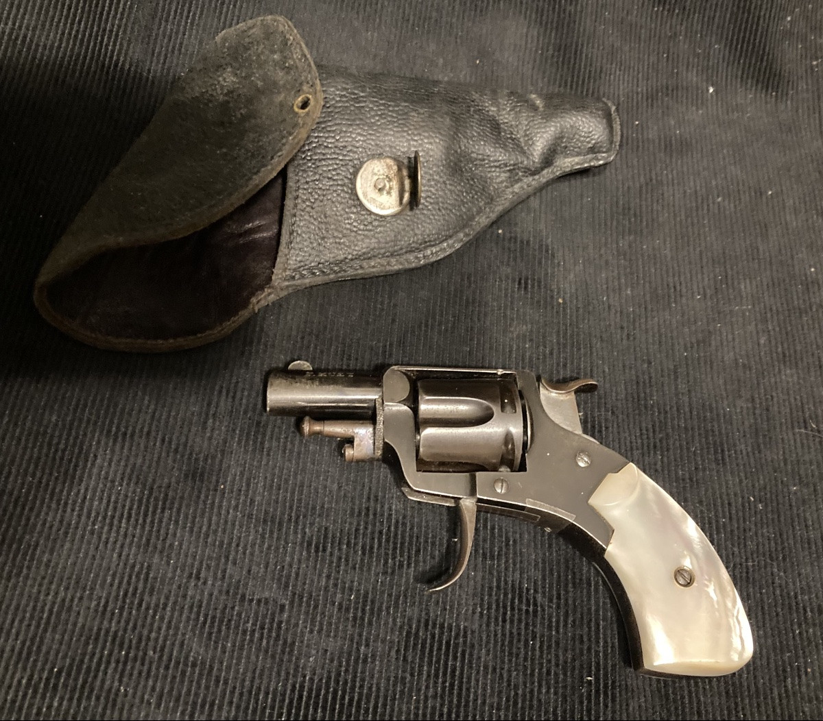 Luxury Revolver In Caliber 320 From P.huet - In Lille. Category “d” Collector’s Item..-photo-1