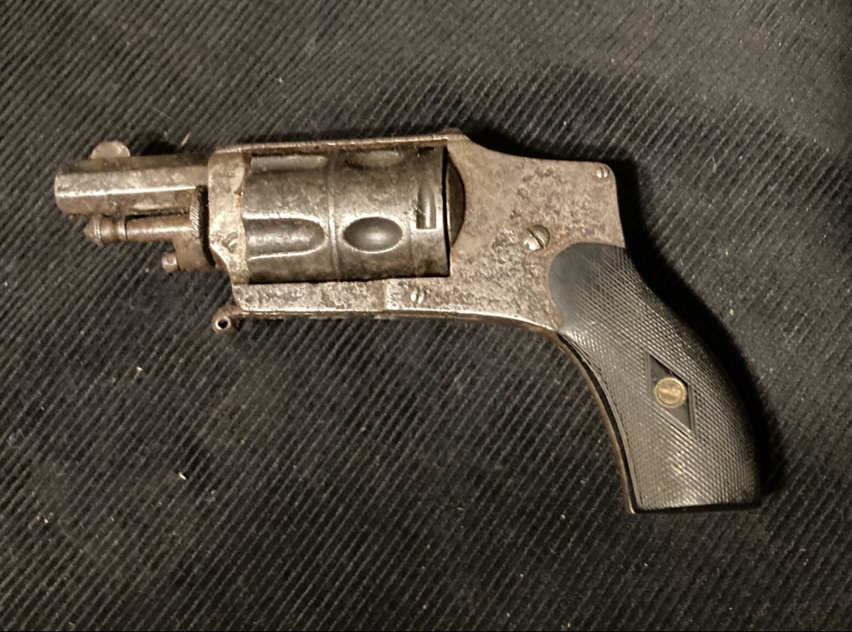 6mm Velodog Hammerless Revolver, Folding Trigger.-photo-4