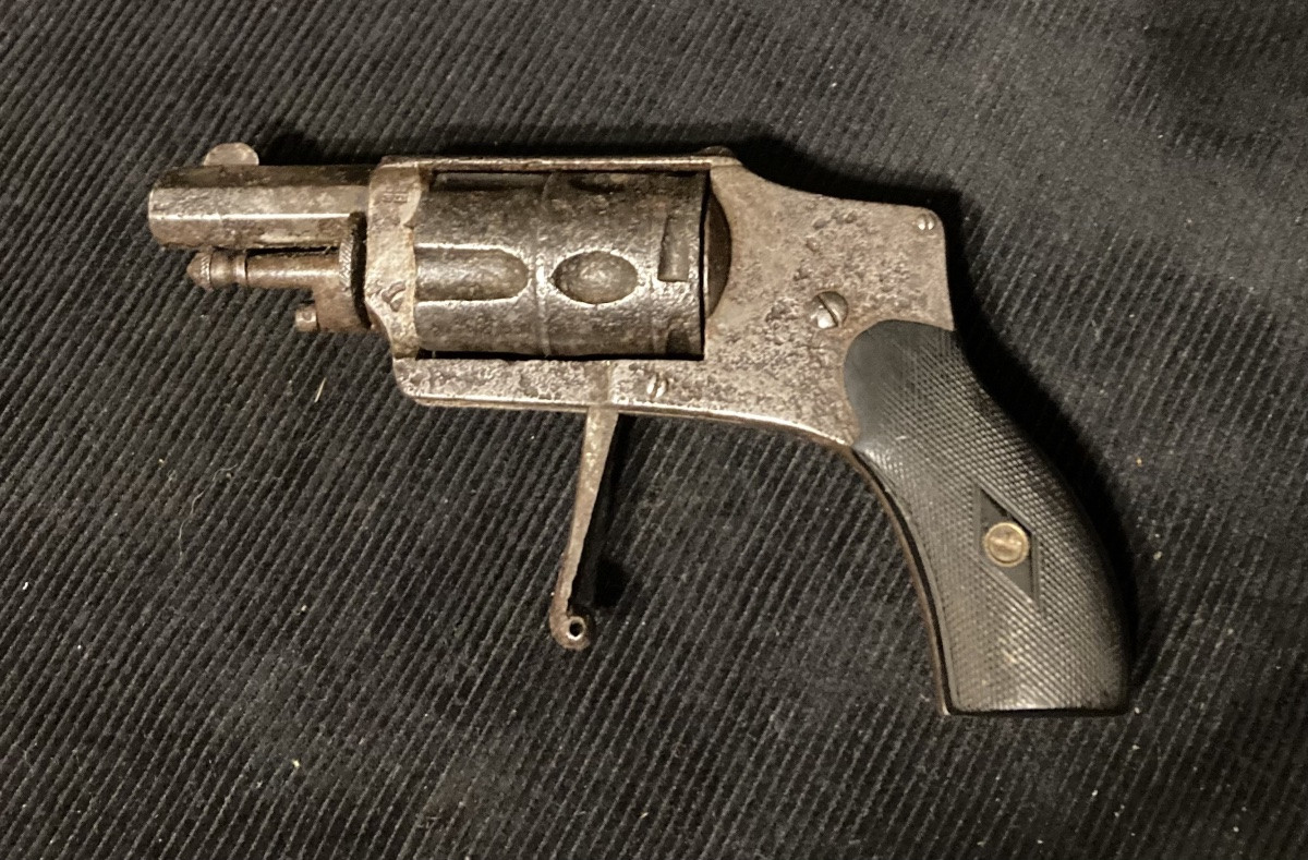 6mm Velodog Hammerless Revolver, Folding Trigger.-photo-1