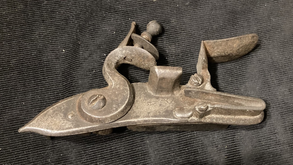 Platine à silex de Fusil de Rempart ancienne Monarchie. XVII/XVIII éme Siécle.-photo-2