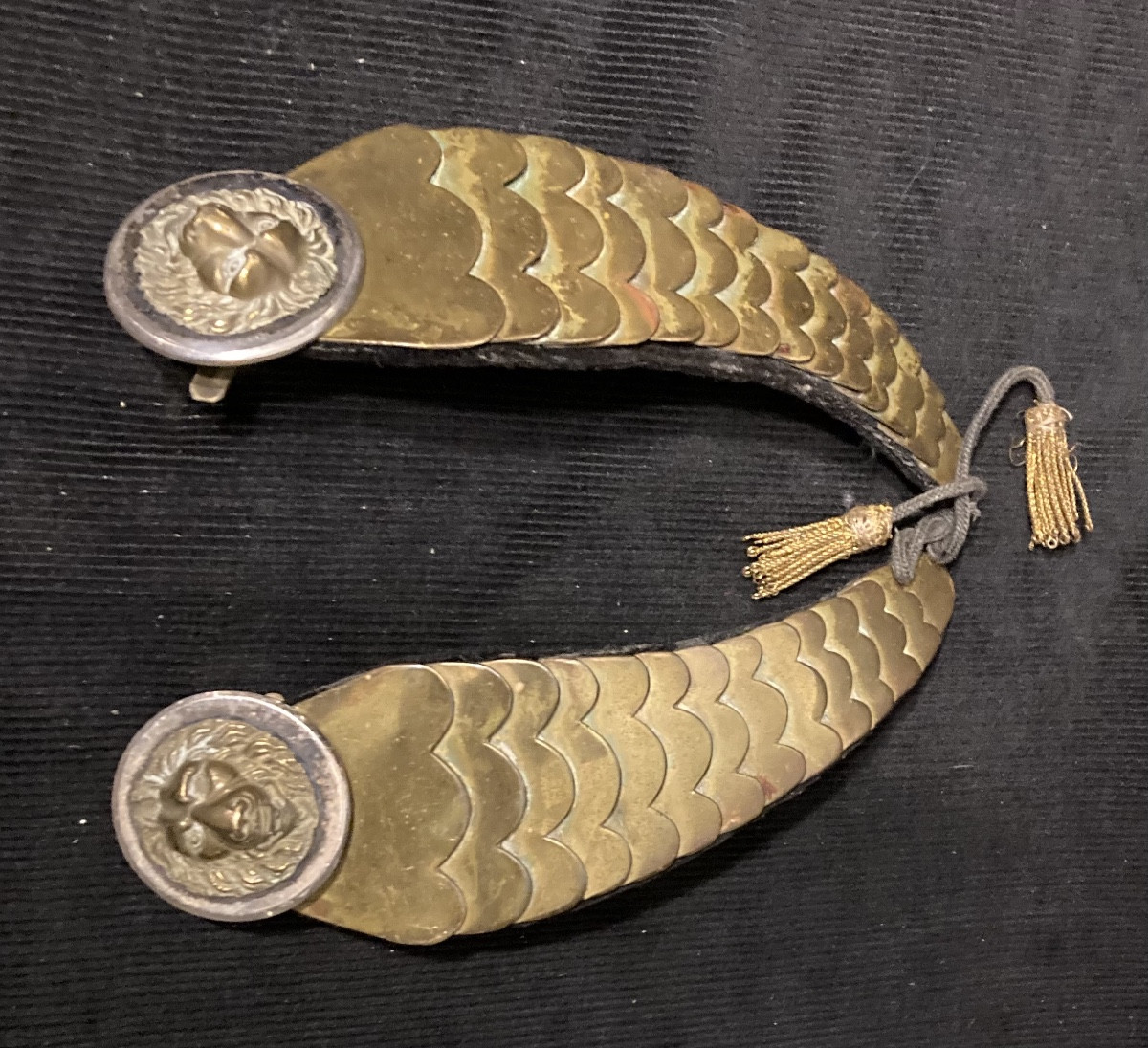 Paire de jugulaires d’officier de casque de cuirassier « COPIE ANCIENNE « type Premier Empire