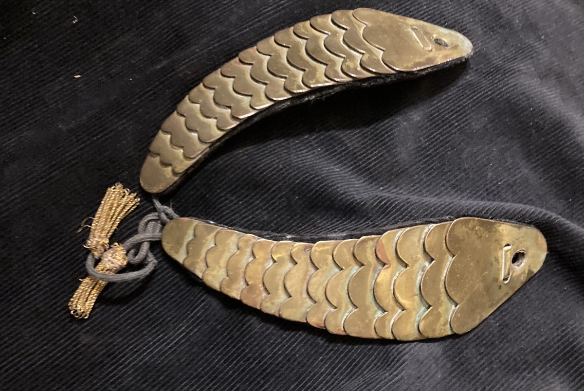 Paire de jugulaires d’officier de casque de cuirassier « COPIE ANCIENNE « type Premier Empire
