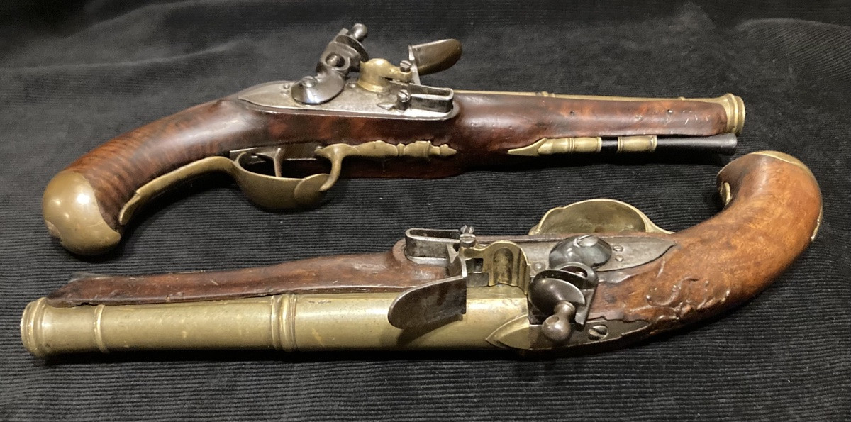 Paire de Pistolets d’Officier de Marine , fin XVIII / Révolution / Empire.. Ville de Séte.-photo-2