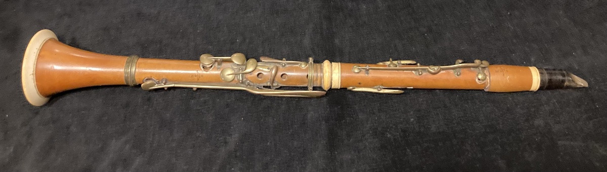 CLARINETTE MILITAIRE du modèle à treize clefs , fabriquée « JUNG » Marseille (1812). 1er Empire-photo-4