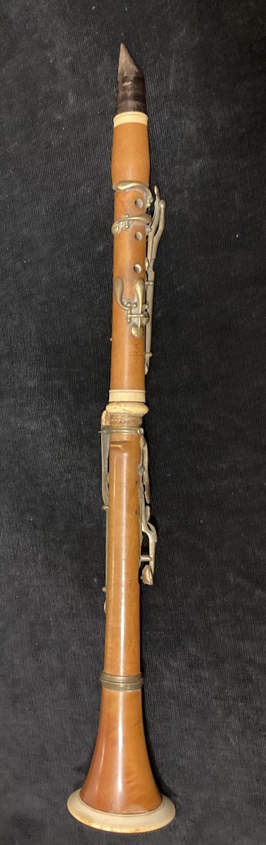 CLARINETTE MILITAIRE du modèle à treize clefs , fabriquée « JUNG » Marseille (1812). 1er Empire