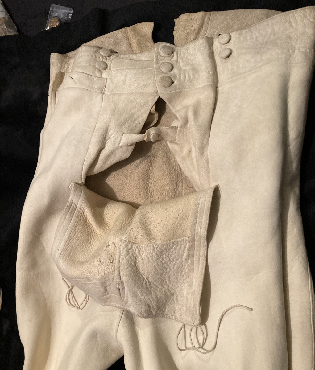CULOTTE DE PEAU À PONT D’OFFICIER DE CAVALERIE. Premier Empire.