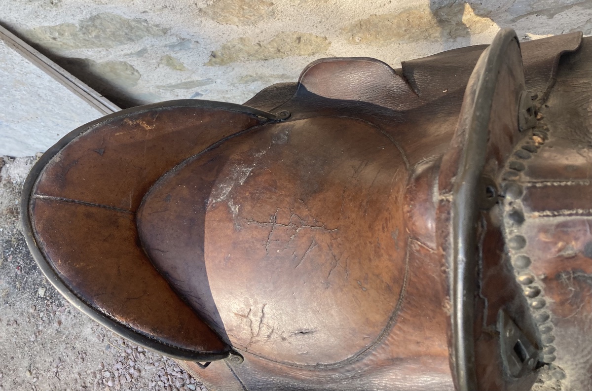 Selle Militaire Ancienne . Premier Empire . Collection Christian Fabre . XVIIIe / Début XIXéme.-photo-1