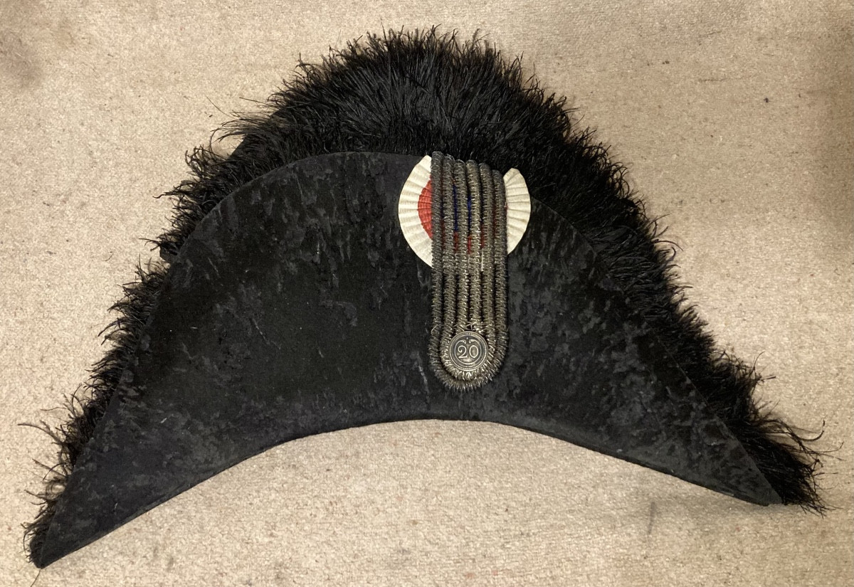 Bicorne Claque d’Officier du 20 éme Régiment de Dragon. Premier Empire.