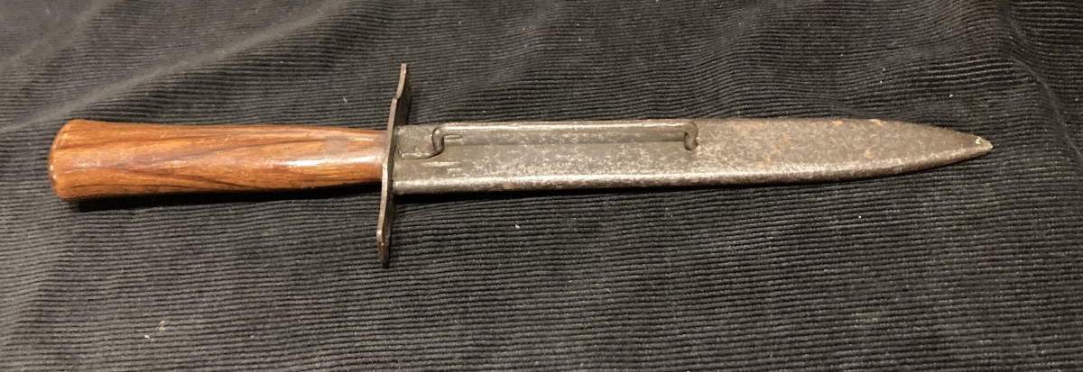 COUTEAU DE TRANCHÉES  « VENGEUR » Fabricant « S.G.C.O. » pour Guerre 1914-1918 et 1939-1940. Fr-photo-2