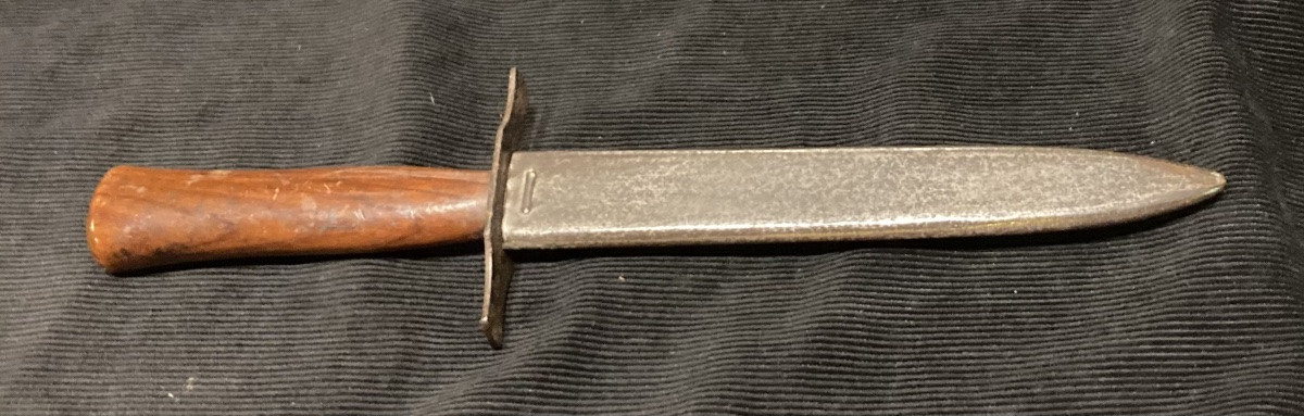 COUTEAU DE TRANCHÉES  « VENGEUR » Fabricant « S.G.C.O. » pour Guerre 1914-1918 et 1939-1940. Fr-photo-3