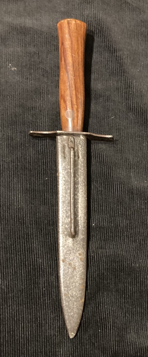 COUTEAU DE TRANCHÉES  « VENGEUR » Fabricant « S.G.C.O. » pour Guerre 1914-1918 et 1939-1940. Fr