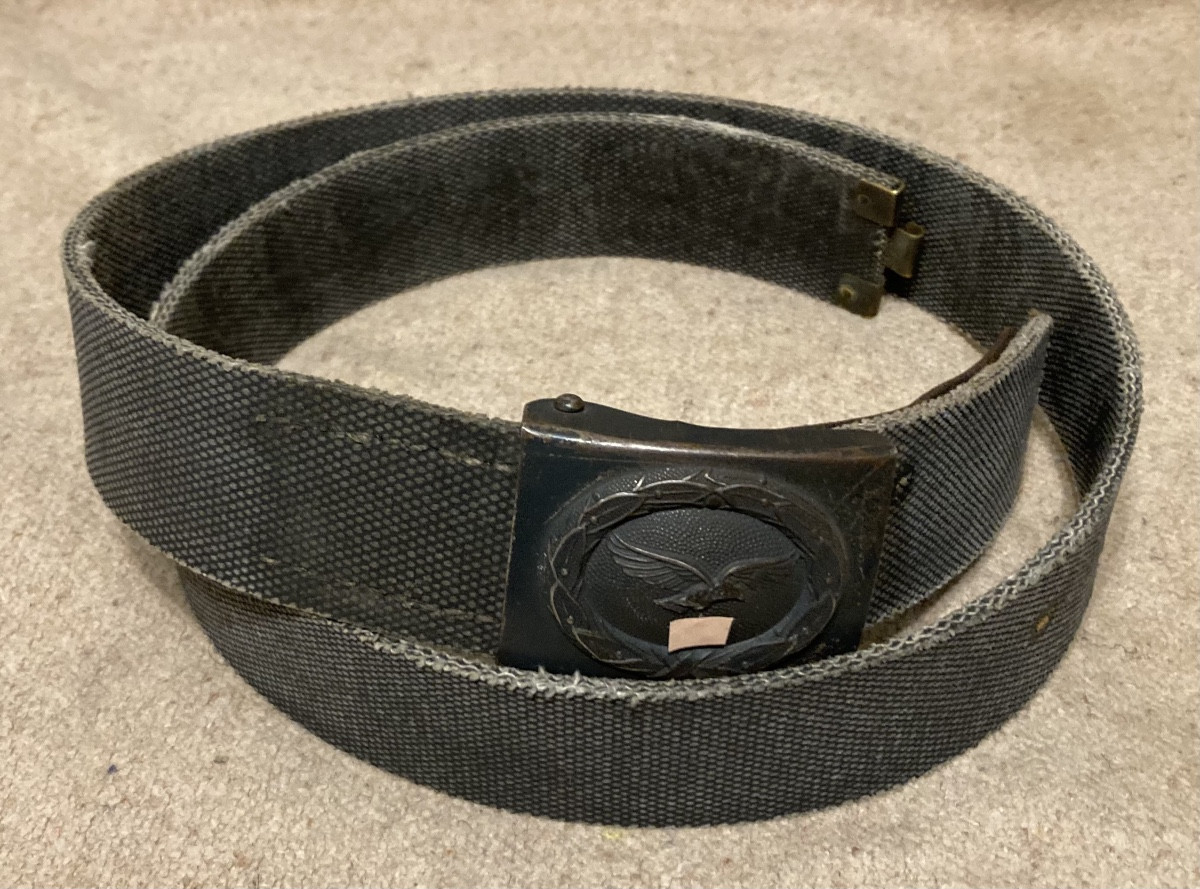 Ceinturon en WEB gris bleu . Marquage  « rbnr 1943 ». Rare équipement .