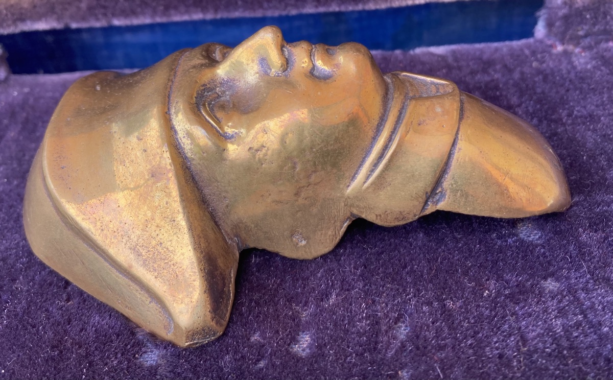 Tête de Bonaparte avec son bicorne . En bronze . XIXéme France .
