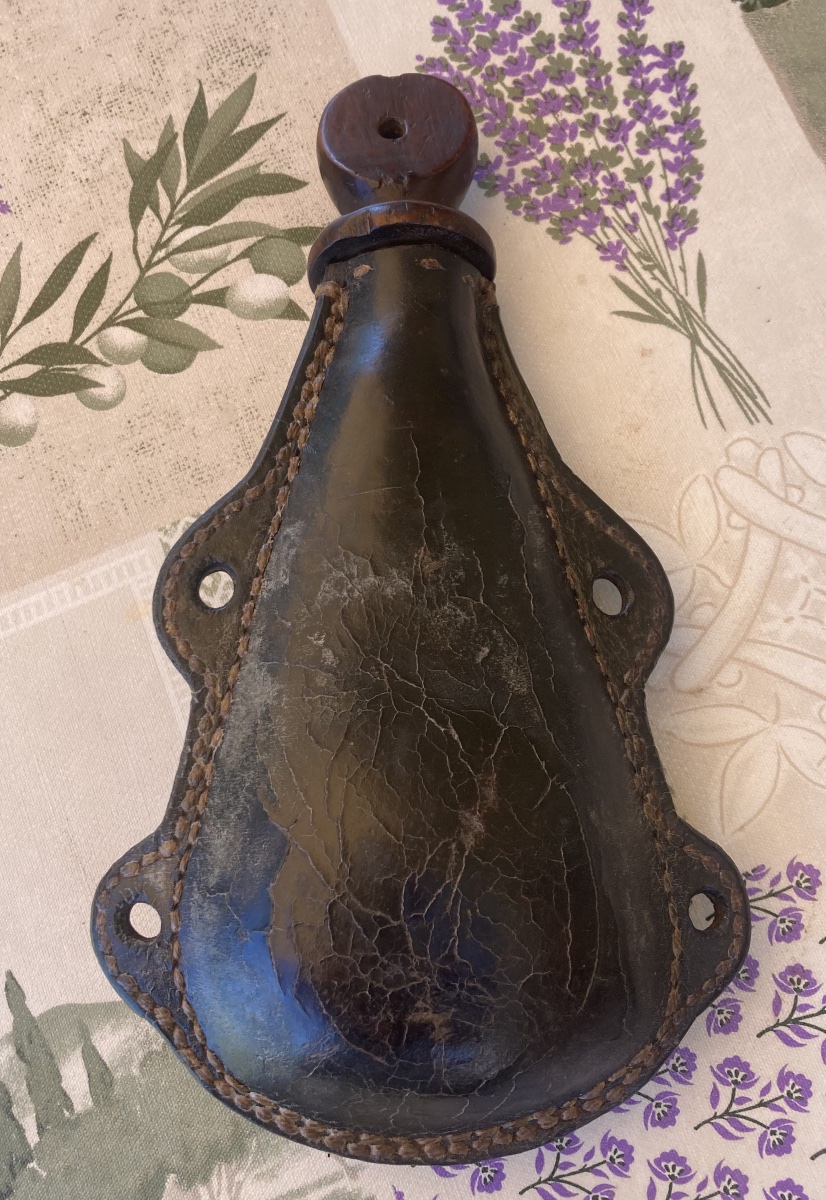 Poire à Poudre Militaire , vers 1690-1730. France.-photo-3