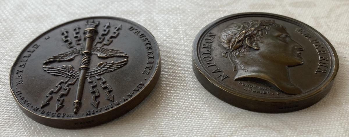 Set Of 2 Medals . Sacré De l'Empereur Napoléon An XIII And Médaille Bataille d'Austerlitz .-photo-1