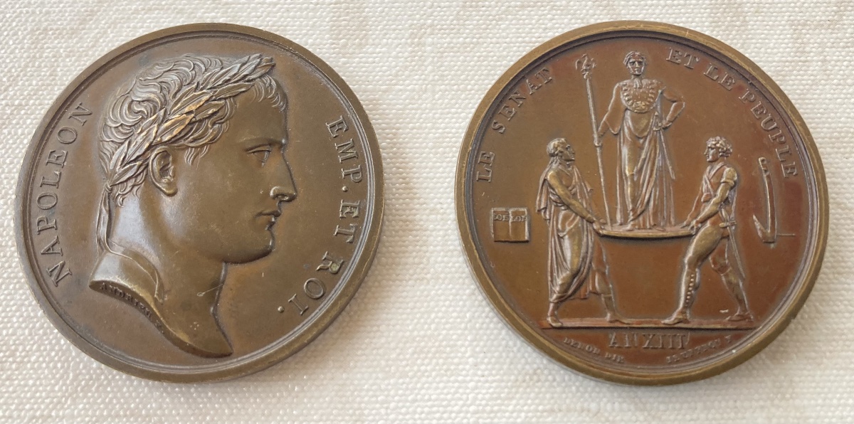 Set Of 2 Medals . Sacré De l'Empereur Napoléon An XIII And Médaille Bataille d'Austerlitz .
