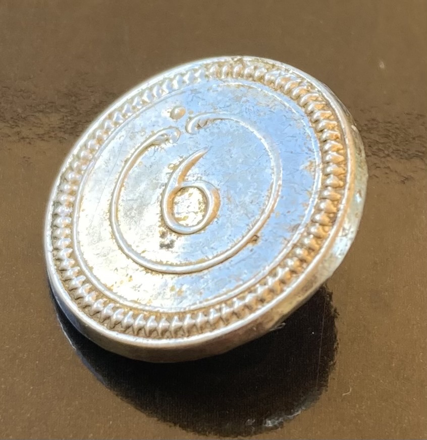 Bouton petit module de 17 mm , Officier du 6éme Régiment de Dragon. Premier Empire.-photo-3