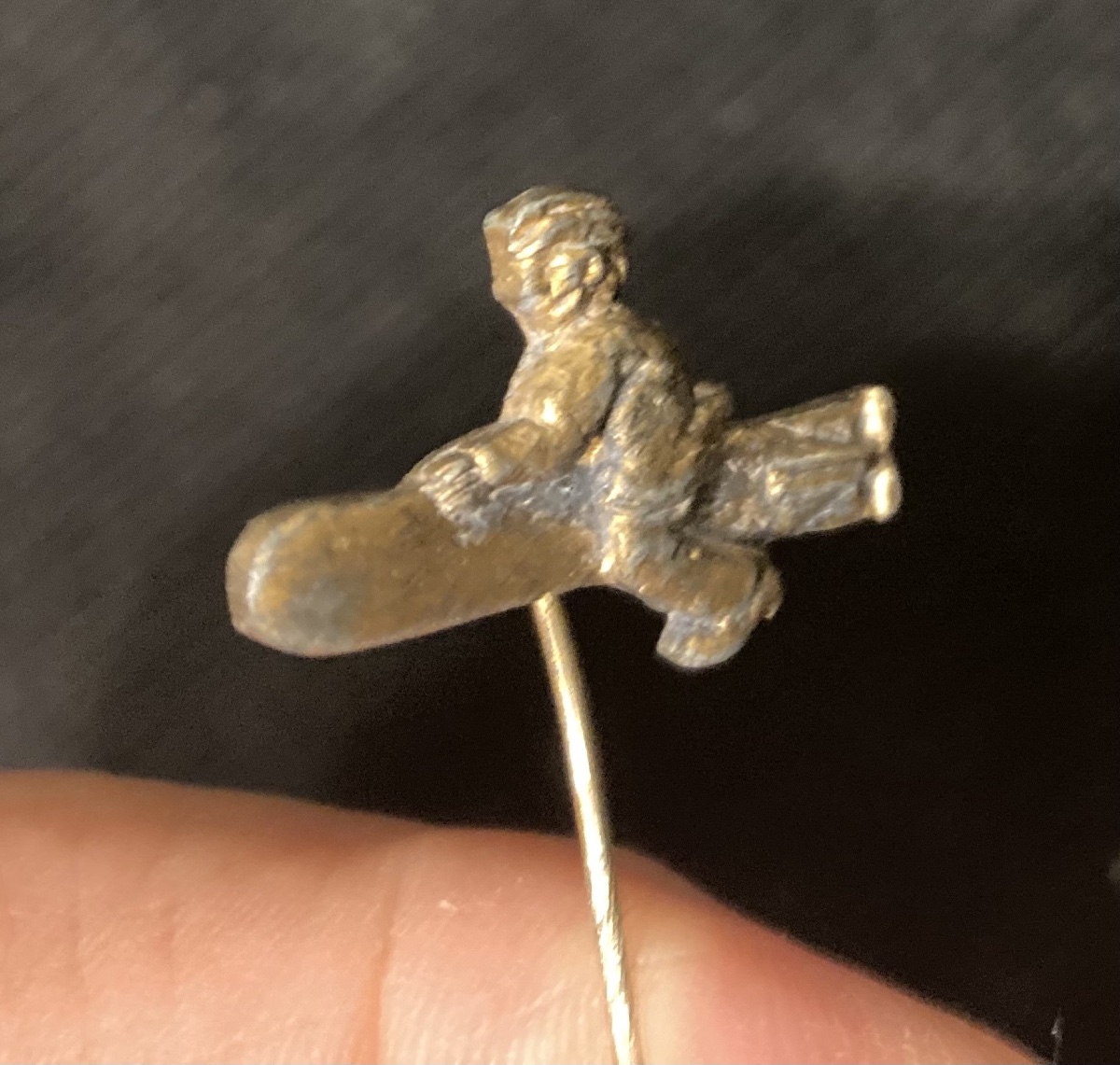 Insigne de Tradition de Sous-Marin Allemand. « Marin à califourchon sur une torpille en marche 