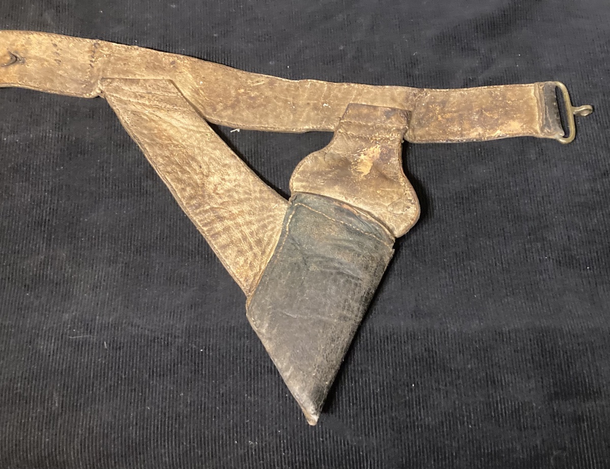 Officer's Sword Belt. Made Of Green Morocco Leather Lined With White Sheepskin. Late 18th Century / Condition:-photo-2