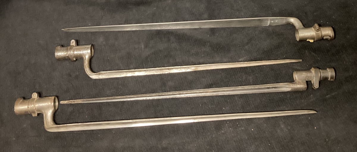 Set Of 4 Scabbard Bayonets For 19th-century Infantry Rifles. France.