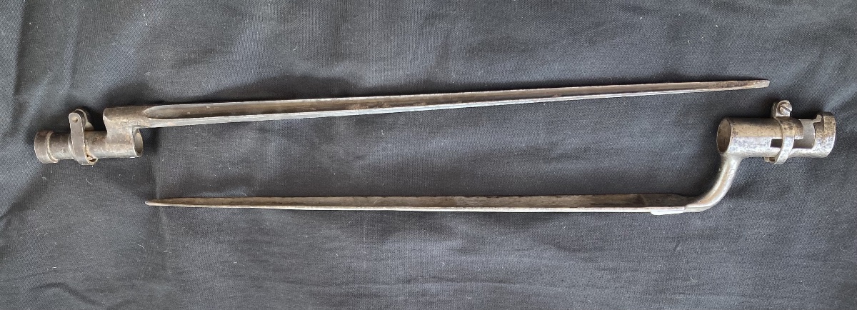Set Of 2 Scabbard Bayonets For 19th-century Infantry Rifles. France.