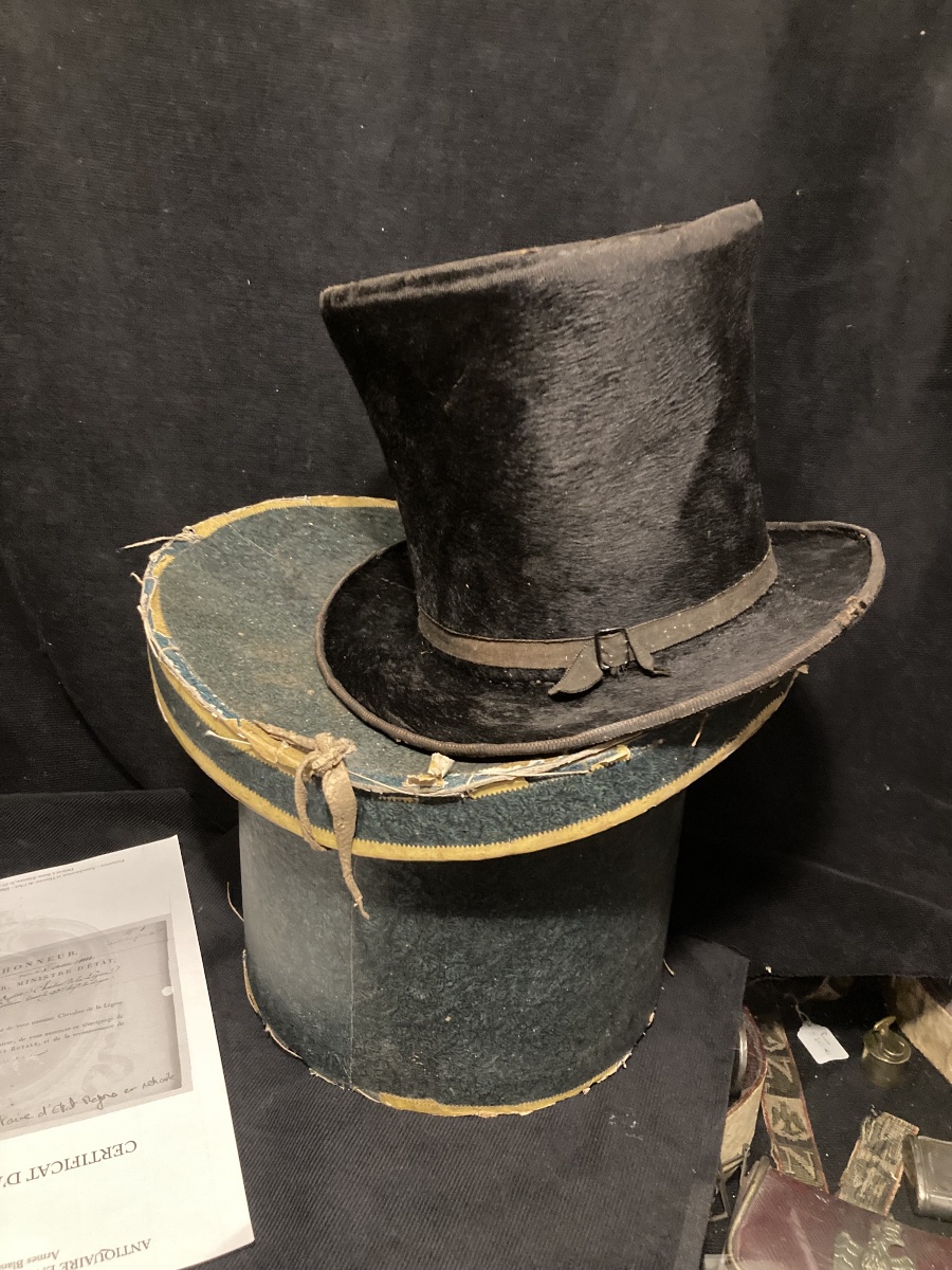 Half-pay Top Hat Of Captain Cousin Of The 93rd Line Regiment, Retired. France / Empire 