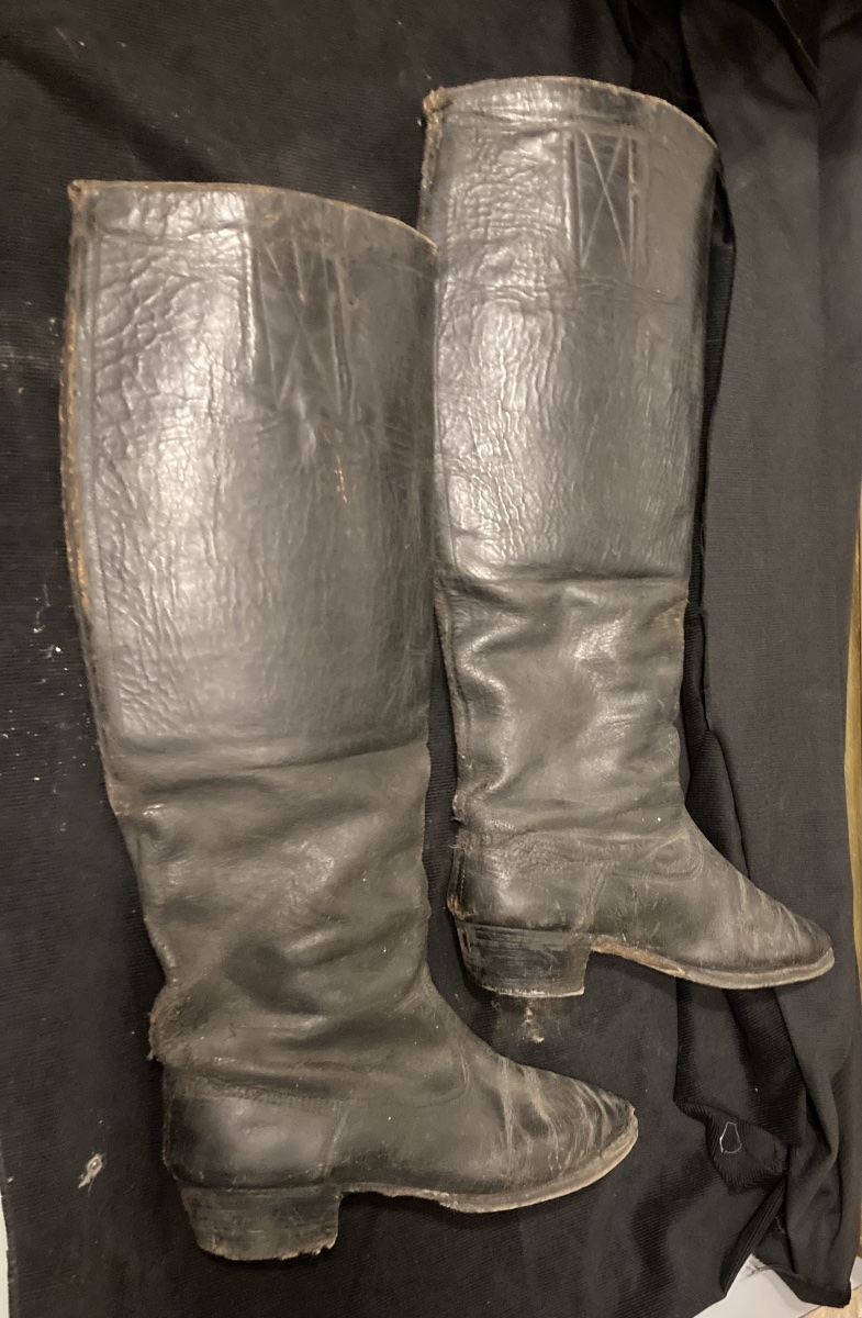 Paire de bottes d’officier de cavalerie même provenance que le haut de forme . Capitaine Cousi-photo-4