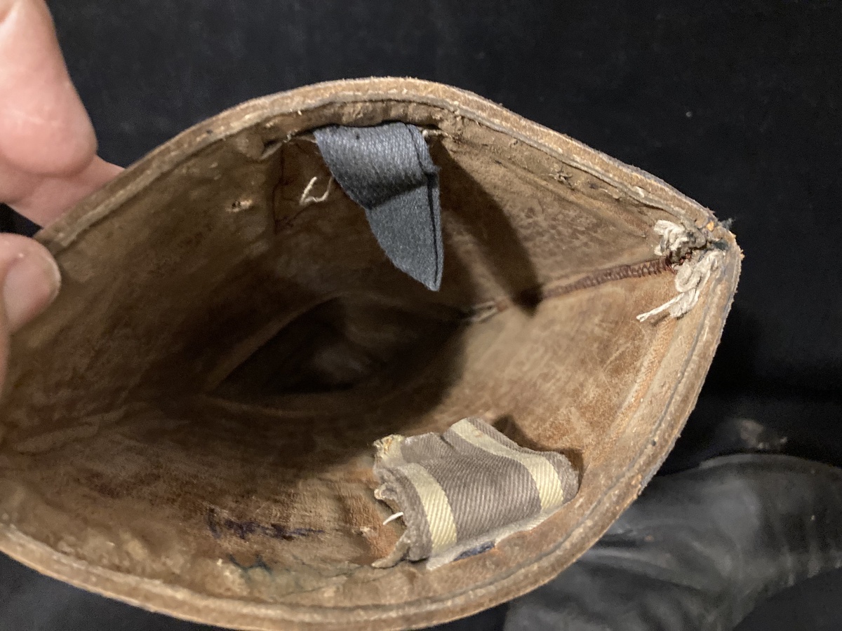 Paire de bottes d’officier de cavalerie même provenance que le haut de forme . Capitaine Cousi-photo-6