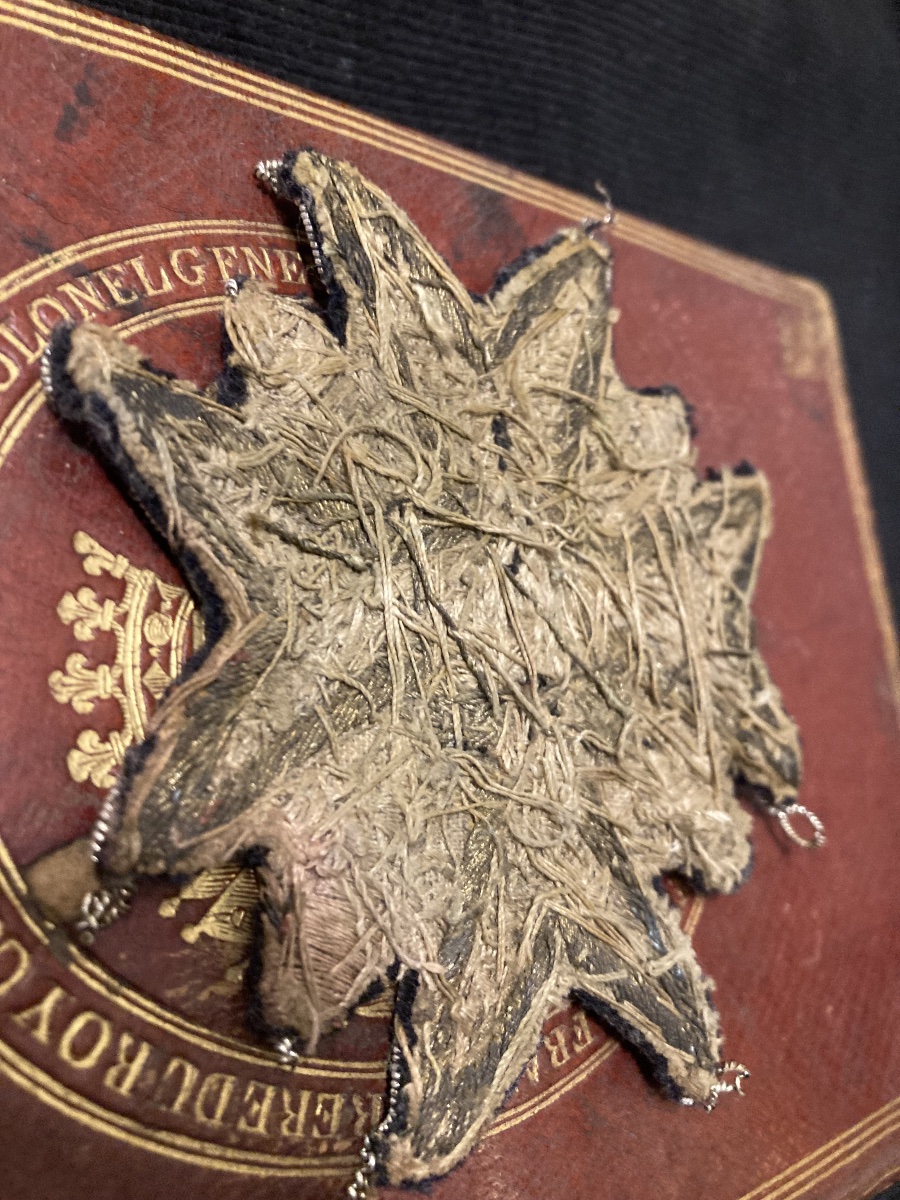 Plaque de Chevalier de l’Ordre du  Saint-Esprit. Etoile à rayons argentés . France .-photo-1