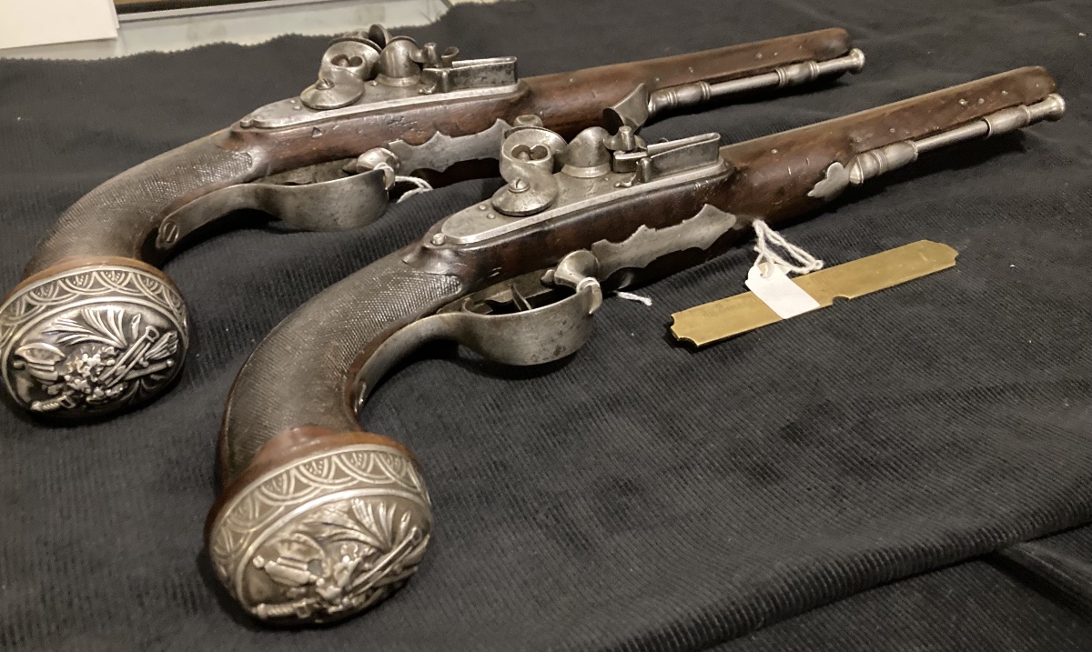 Paire de Pistolet du Général …… officier Général d’Etat Major de Places. Signés « VERSAILLES » -photo-3