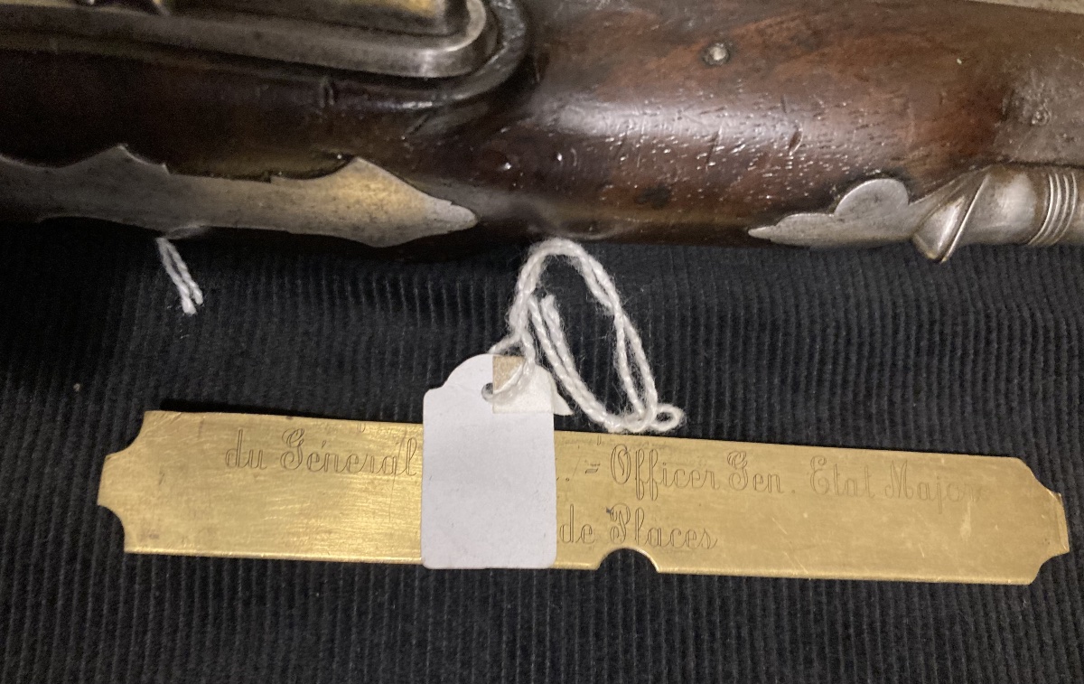 Paire de Pistolet du Général …… officier Général d’Etat Major de Places. Signés « VERSAILLES » -photo-4